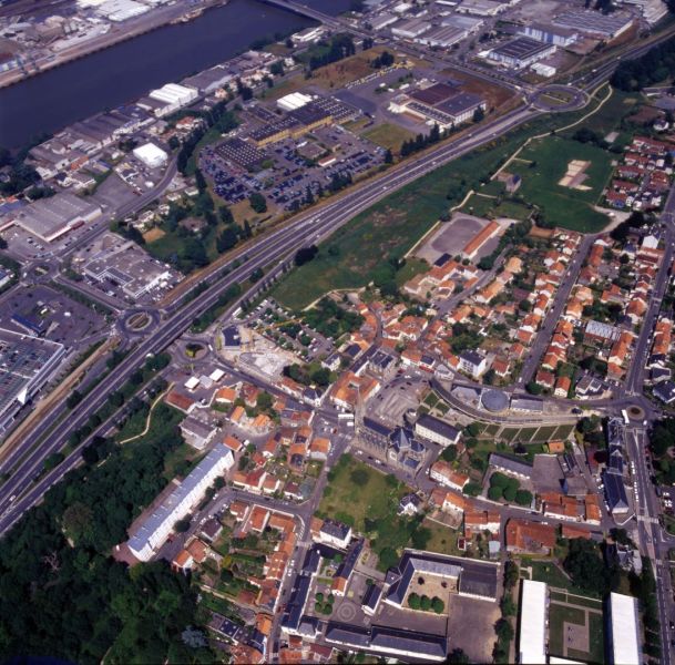 AMRezé_550W_341_13_42_mai-2001-ouest