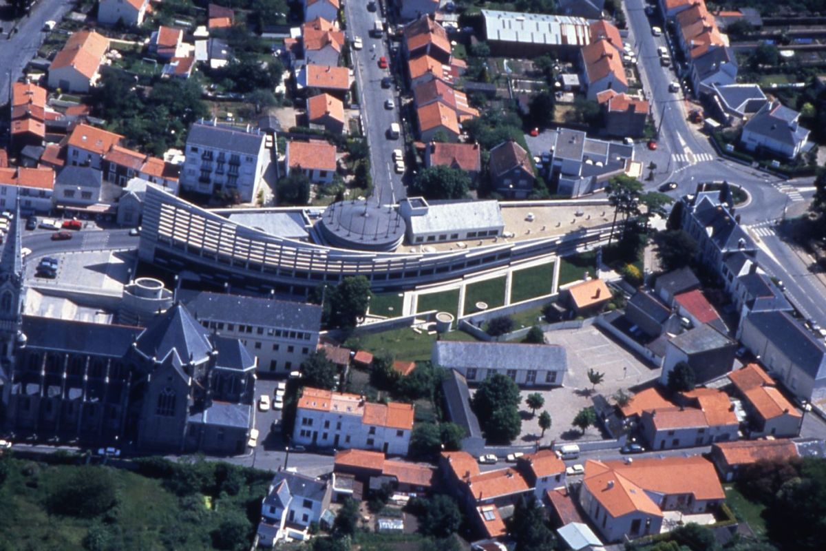 AMRezé_550W_351_6_8-1990-vue-ouest