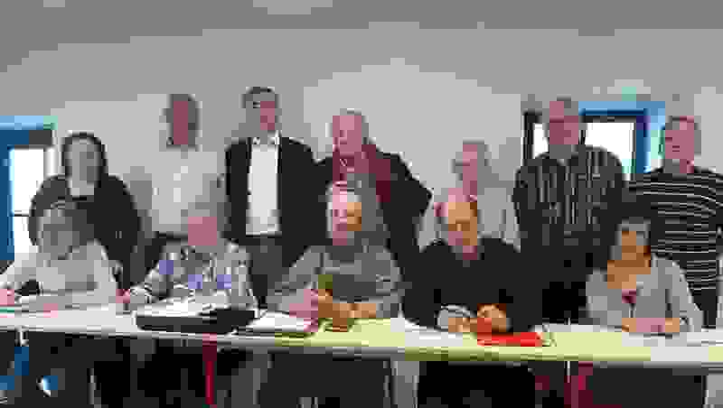 Jean-Seutein-Assis-au-centre