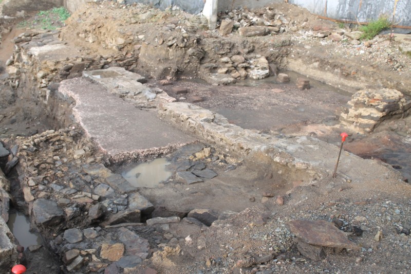 fouilles-2020-IMG_1315-thermes