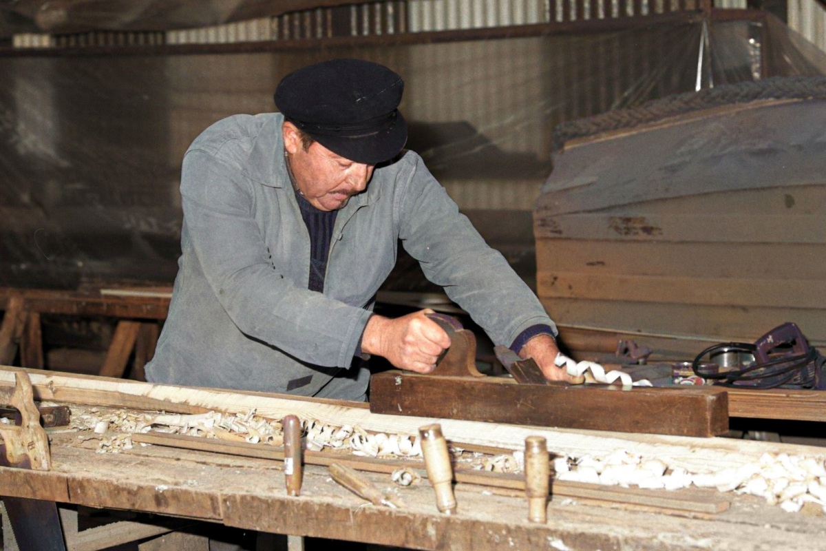 505W1129_26_claude_bezier-Colorized