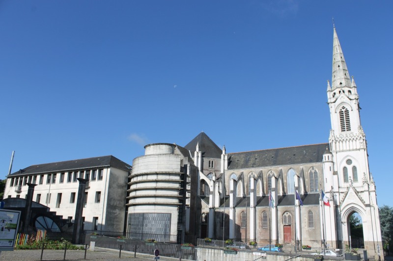 eglise-facade-est-mairie-004