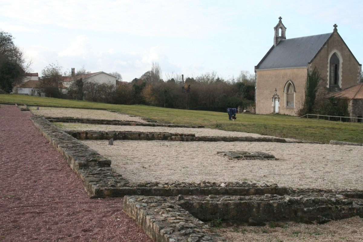 2007-11-25-St-Lupien-amenage-GR-125