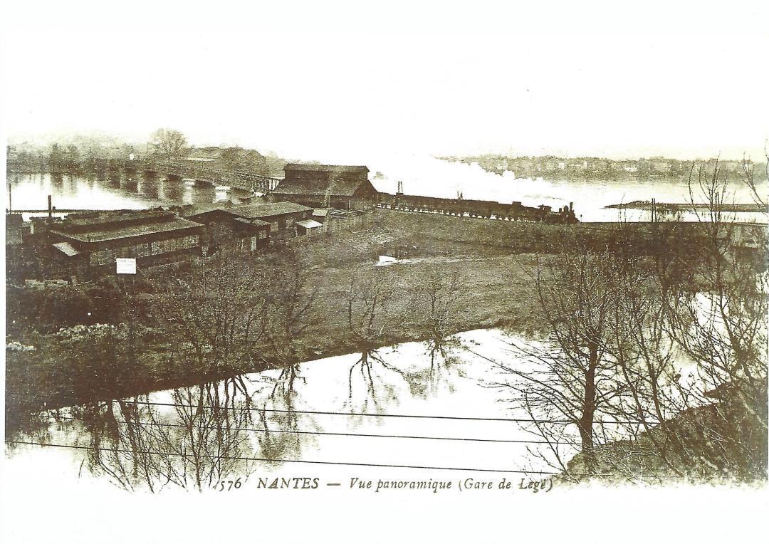 gare-du-chemin-de-fer-de-Lege-a-gauche-boire-des-Recollets