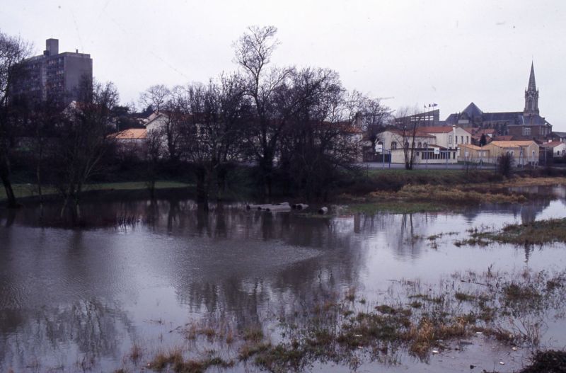 AMRezé_1985-St-Lupien-550W_351_4_3