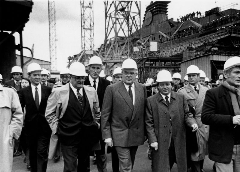 AMRezé_1983-1-17-Mauroy-Chenard-Floch-Le-Pensec-505w530_10