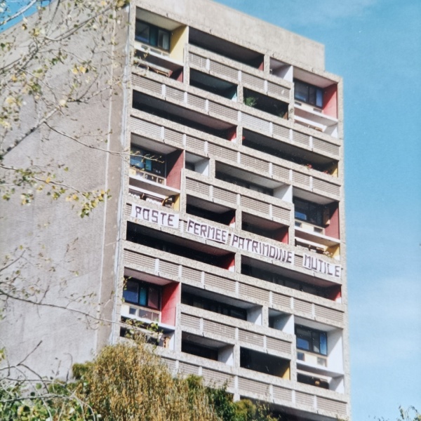 Poste-fermee-patrimoine-mutile-septembre-2002-