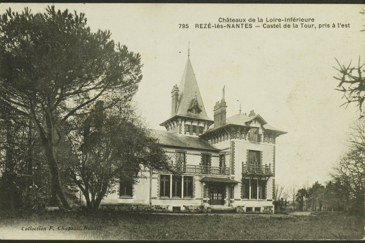 castel-de-la-Tour-FRAC044143_5Fi1_222