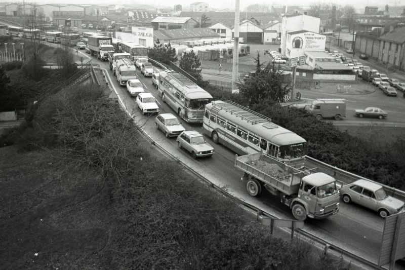 AMRezé_1980-pont-rousseau-circulation-505W1025_21