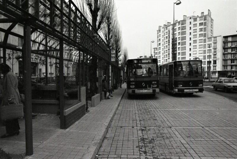 AMRezé_1985-04-bus-pl-Martyrs-505W1204_3