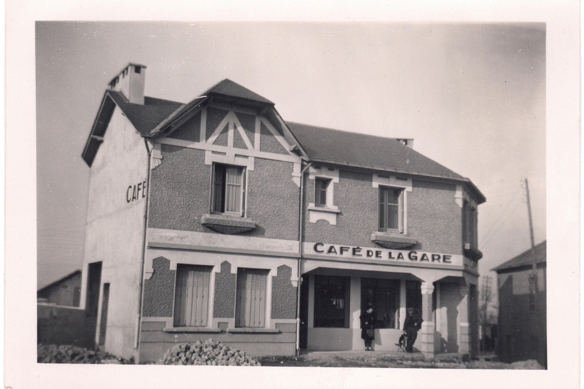 36-Liberation-Cafe_de_la_Gare