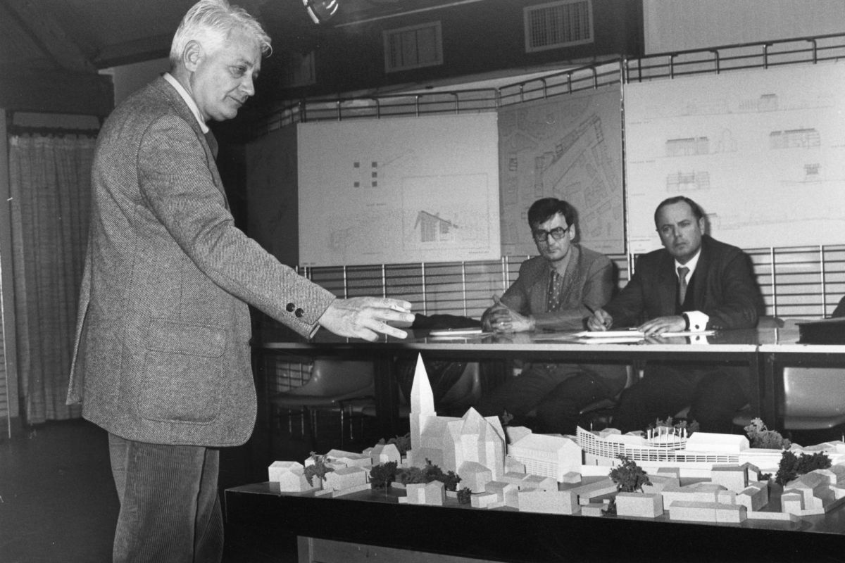 1988-00-Anselmi-550W_330_12_11