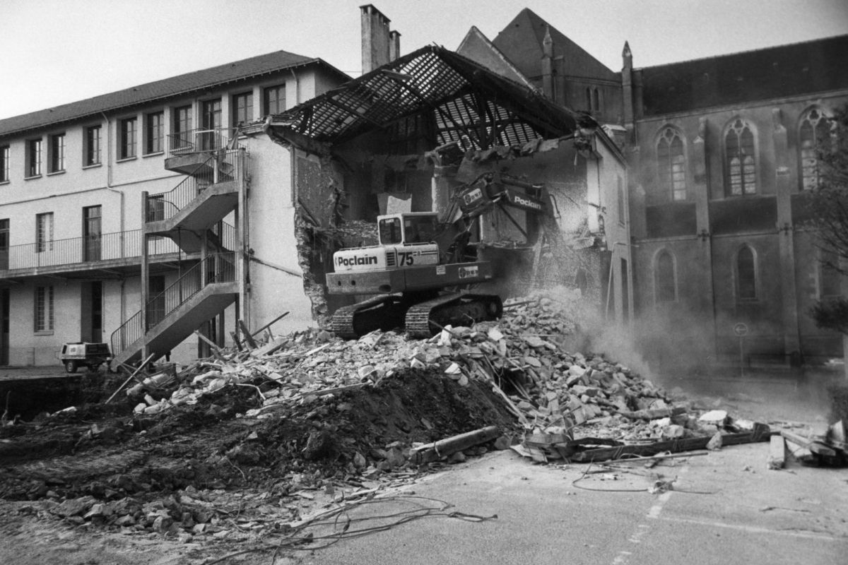 1988-01-550W_330_7_49