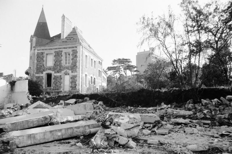 1988-01-H-d-V-505W750_46