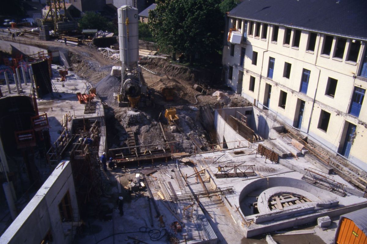 1988-04-550W_330_7_27