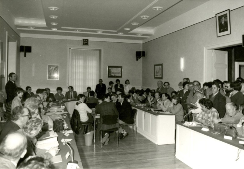 CM-1983-550W343_03_11