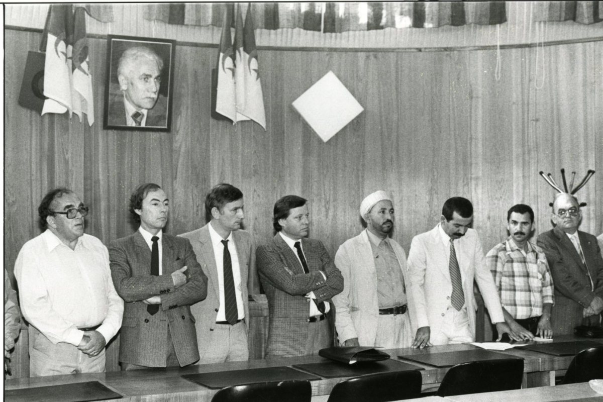 AMRezé_1983-10-Algeriens-a-Reze-550W375_01_97