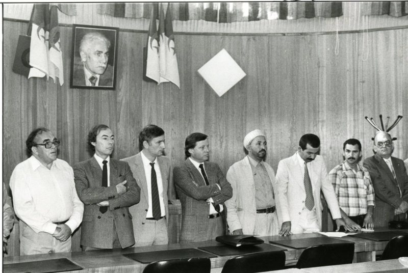 AMRezé_1983-10-Algeriens-a-Reze-550W375_01_97