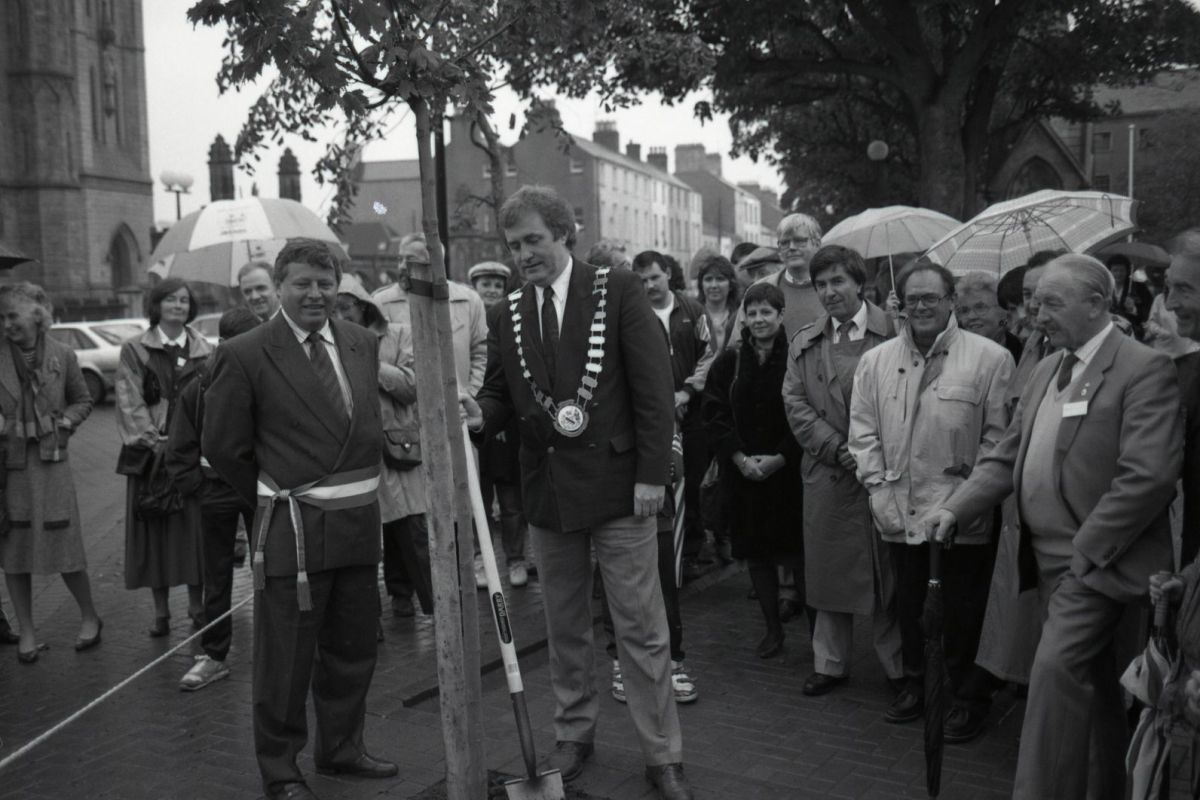 AMRezé_1990-10-a-Dundalk-FRAC044143_5505W1119_4