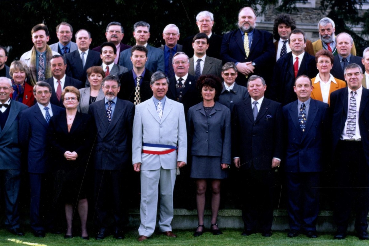AMRezé_550W343_06_1_‚quipe-municipale_février-1999