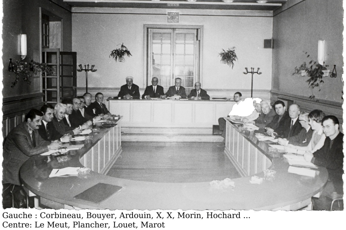 AMRezé_1_FRAC044143_8703_W19_07-conseil-municipal-1965