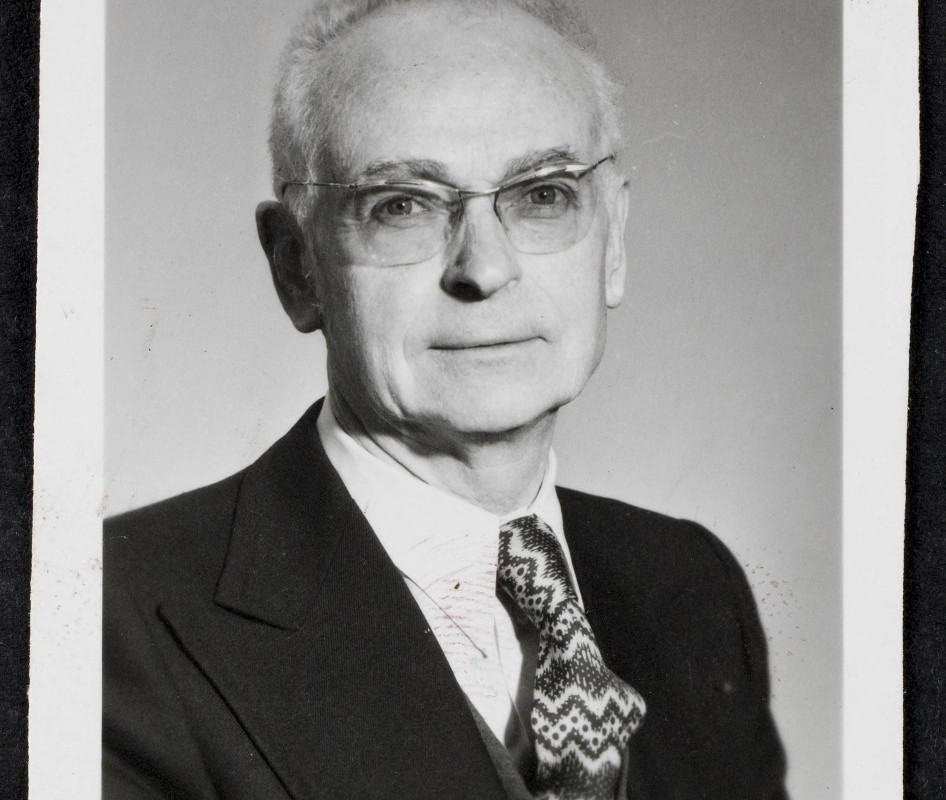 AMRezé_FRAC044143_8703_W23_03-Jean-Hal-secretaire-general-1970