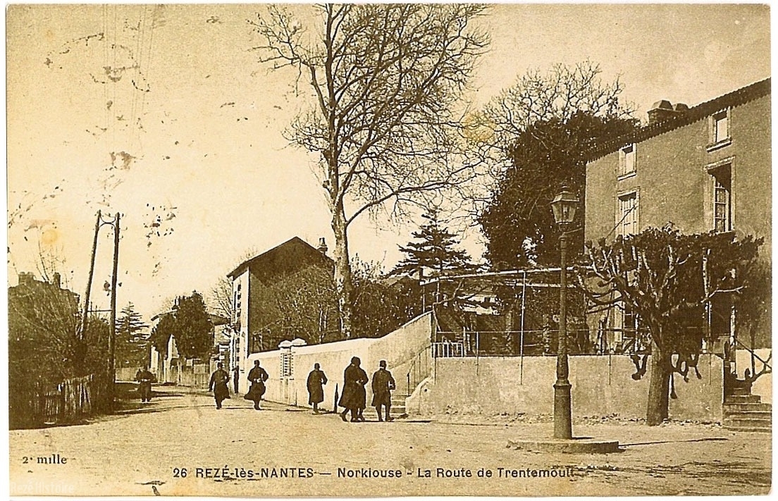 AMRezé_Reze-les-Nantes-Norkiouse-route-de-Trentemoult-26