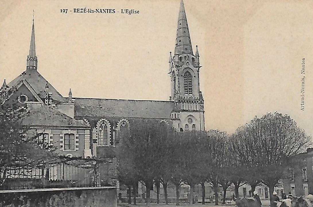 AMRezé_eglise-St-Pierre-arbres-ecole