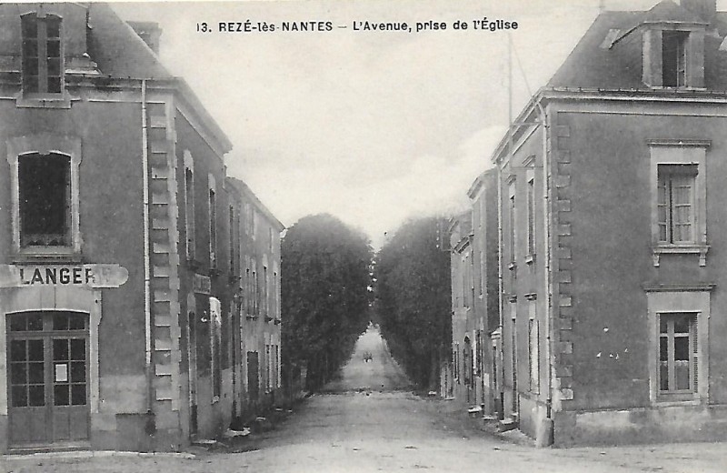 AMRezé_eglise-boulangerie
