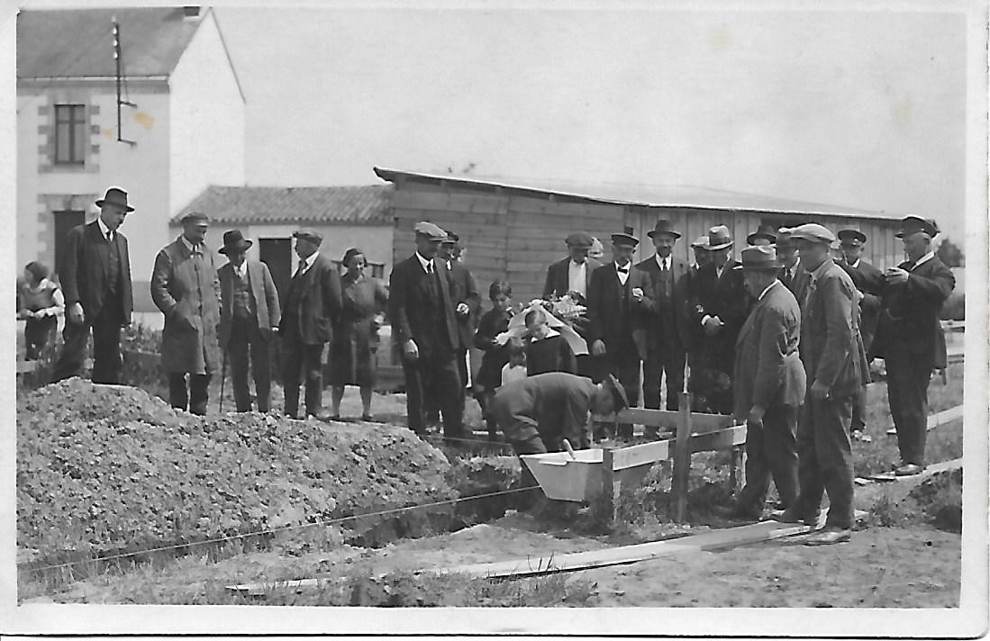 AMRezé_1931-premiere-pierre-ecole-Ragon-Riviere