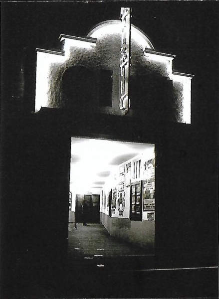 9-Artistic-1960-Thiere-Michel-02-40-75-54-75-entree