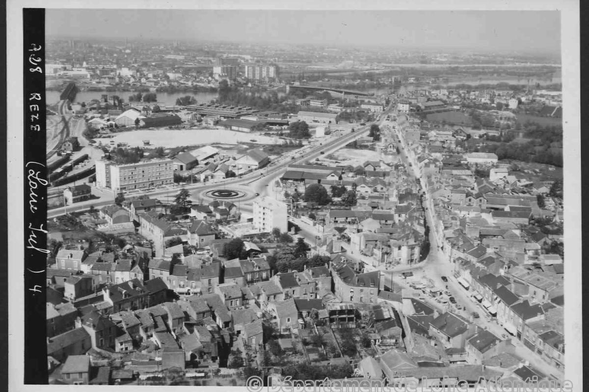 AD44_1950_plaques_verre_13fi_1598_1475_1055_0_0_1475_1055_0_0_0_0.jpg_mark