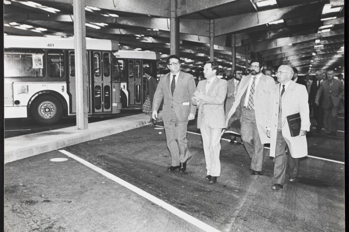 AMRezé_FRAC044143_8703_W16_39-garage-bus-rue-Ordronneau-1980