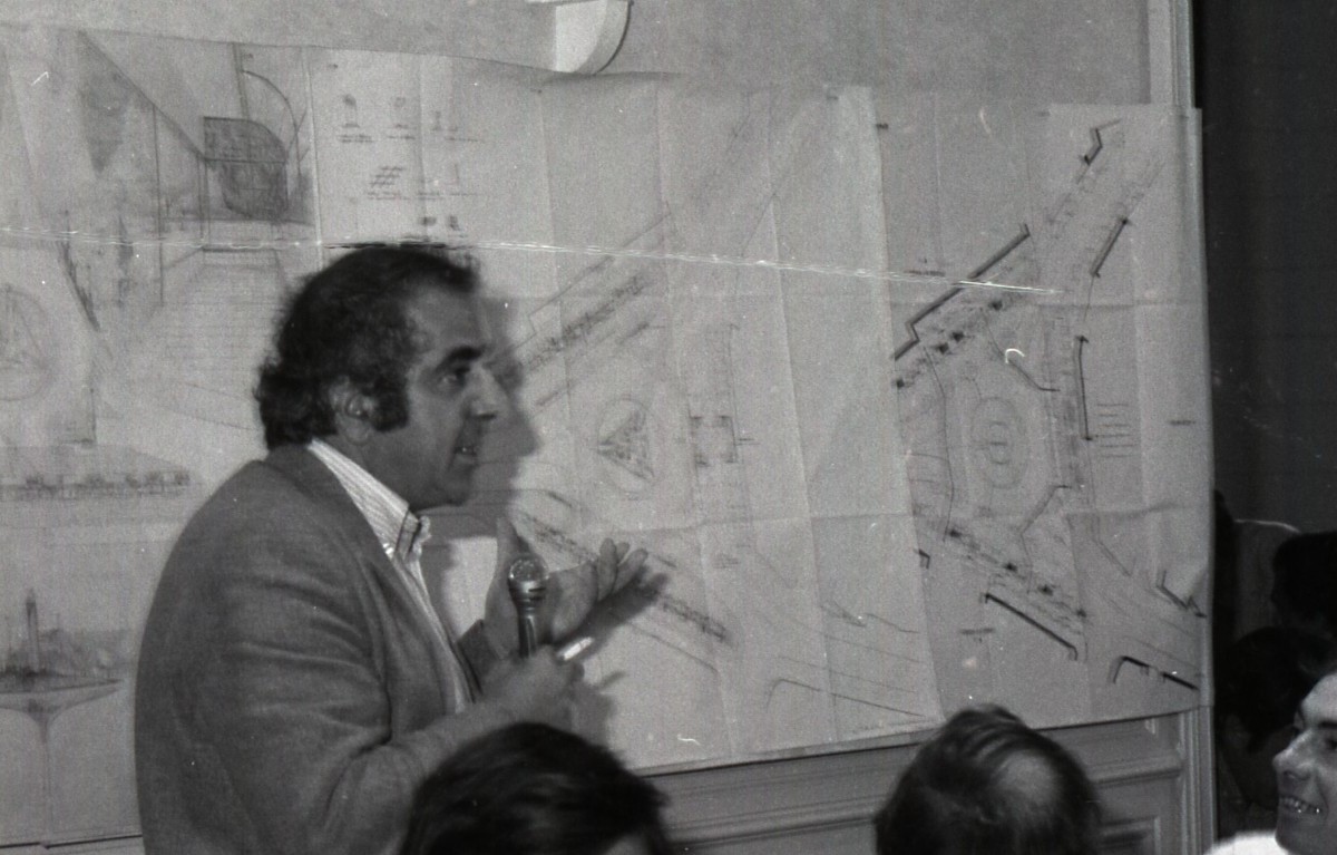 1983-07-505W1130_castro_015