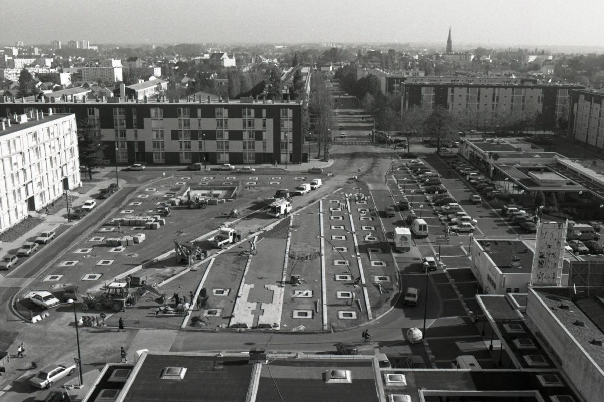 1990-11-tx-pl-Mitterand-505W1180_26
