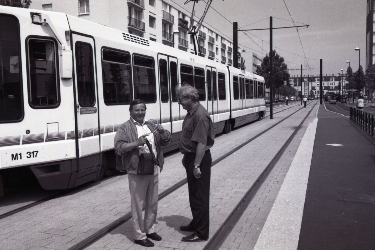 1992-07-9-tram-passe-505W1245_27