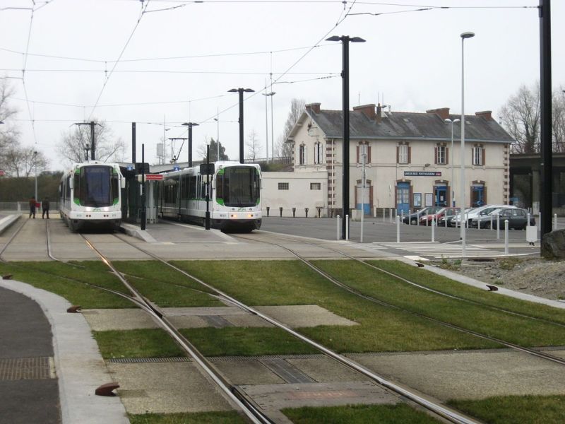 2007-Gare_de_Pont_Rousseau_tram