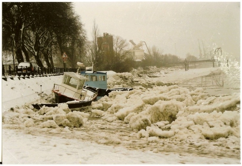 Le quai de Trentemoult dans les glaces en 1985