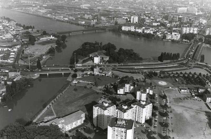 AMRezé_1986-bus-Pont-Rousseau-550W_350_1_9