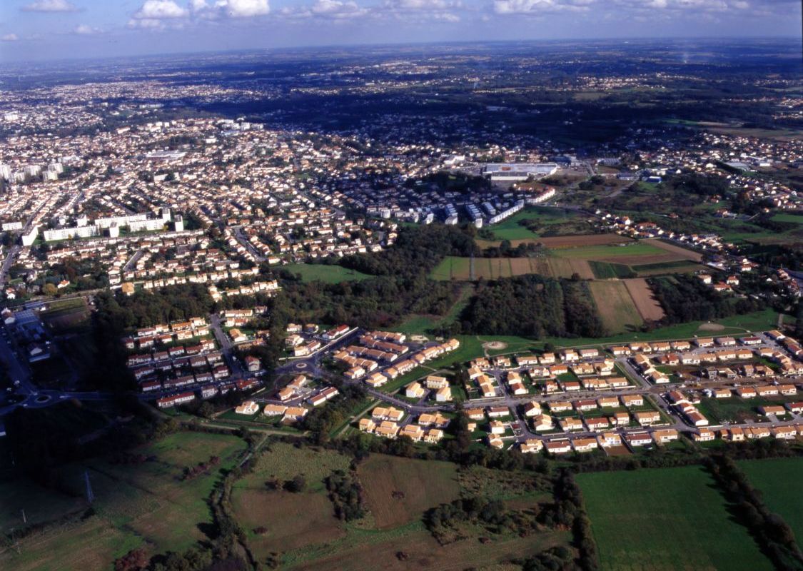 AMRezé_550W_341_13_41_octobre_1999-Clos-des-iles-acheve-prop-Guegan