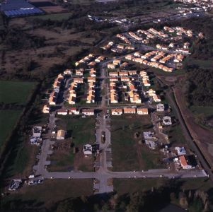 AMRezé_550W_341_13_38_novembre_1998-Clos-des-iles-mi-acheve