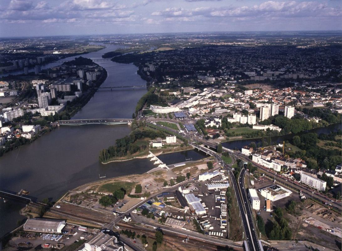 2000-550W_341_04_4-confluent-Grandjouan-NCN