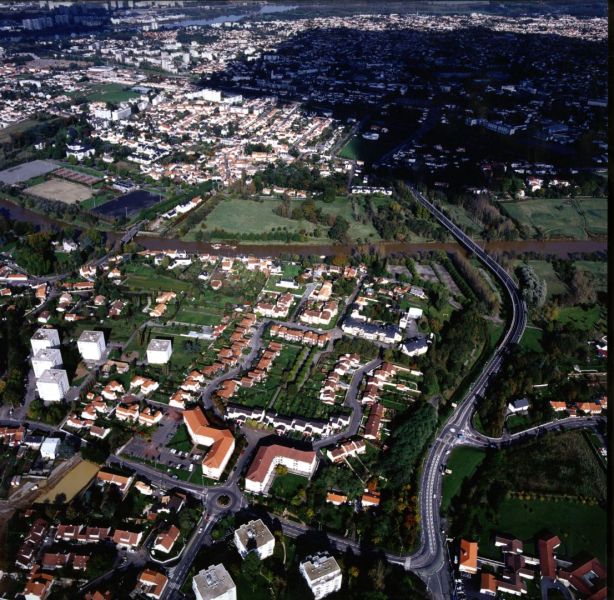 550W_341_09_4-Jaunais-acheve