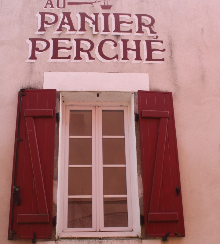 Cliquez sur la photo pour voir la légende