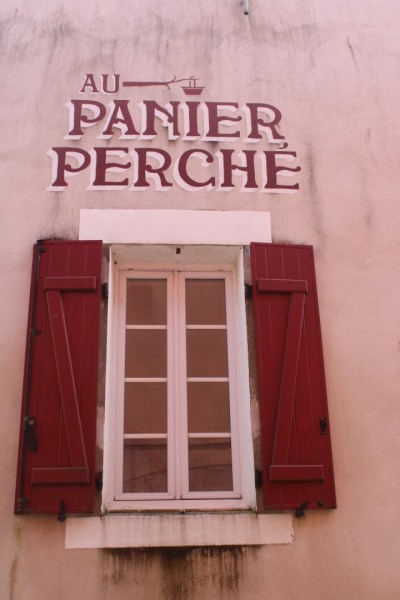 Cliquez sur la photo pour voir la légende