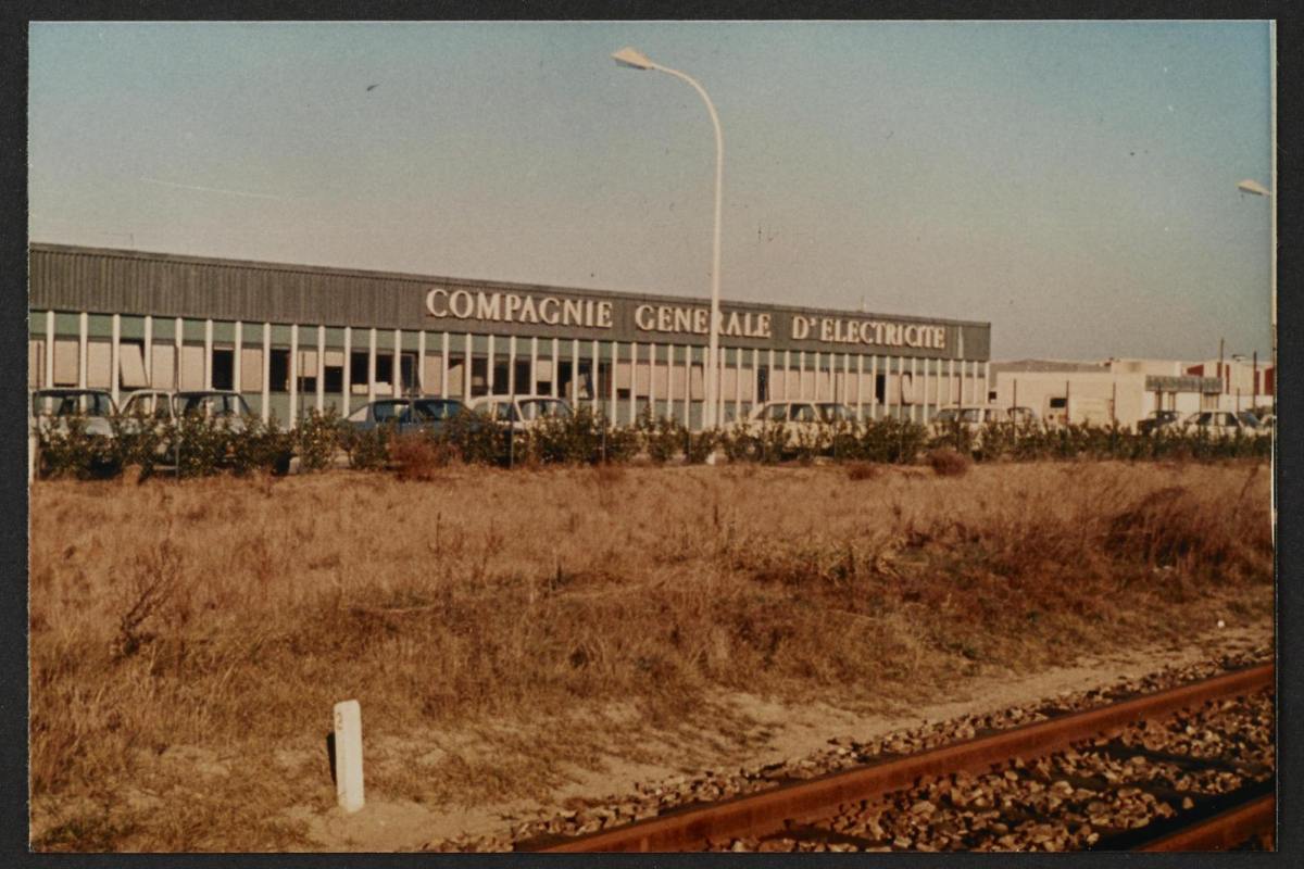 AMReze-CGE-FRAC044143_505W606_19