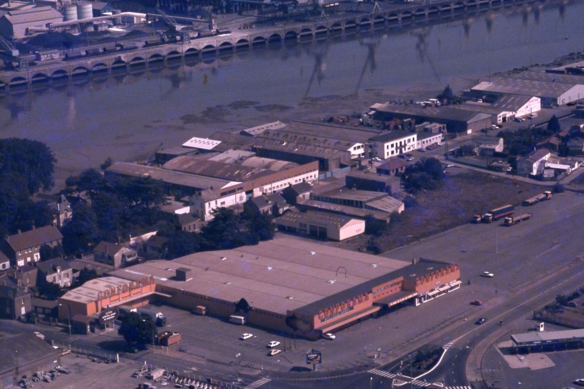 AMRezé_Conforama-550W352_5_8